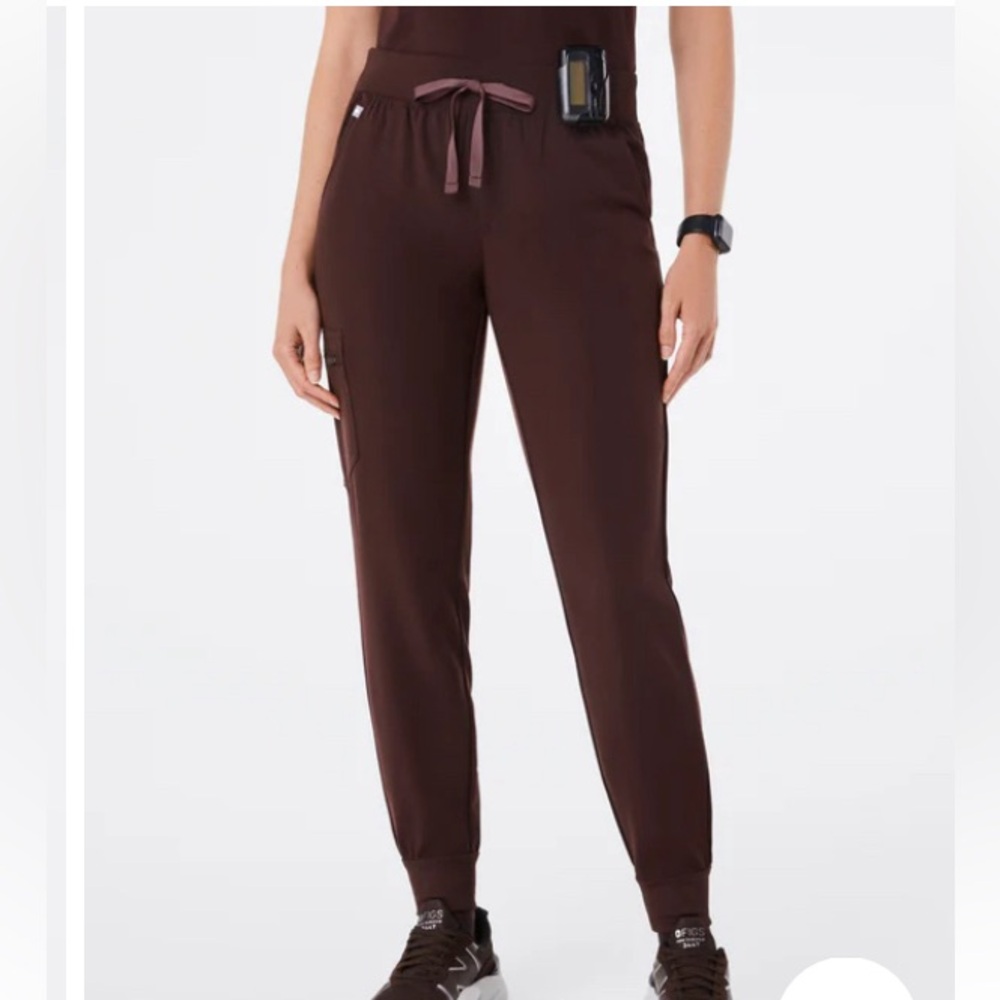 Figs Zamora Scrub Pants in Espresso, Women’s XS